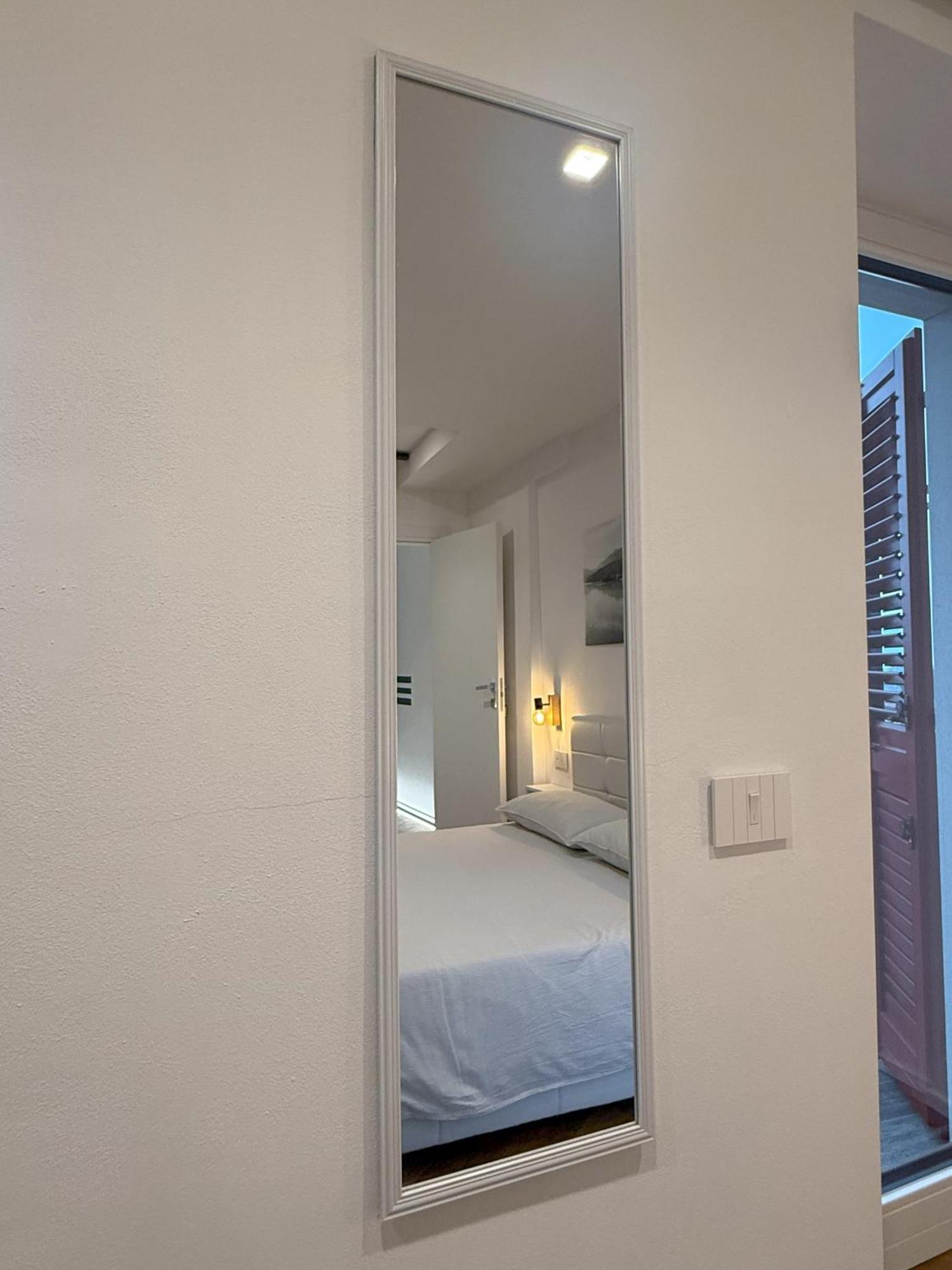 East West Room Arco Exterior photo